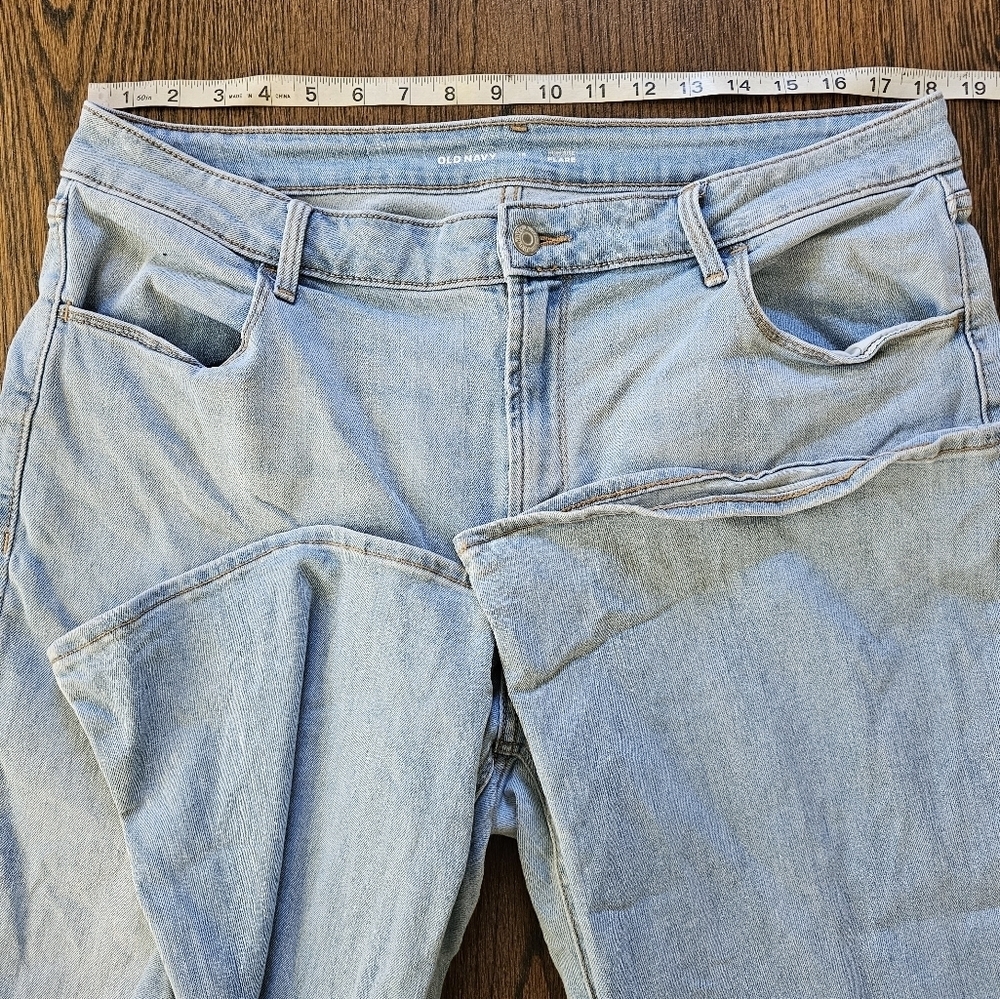 Old Navy High Rise Flare Light Wash Jeans Size Women's 16 - Picture 8 of 13